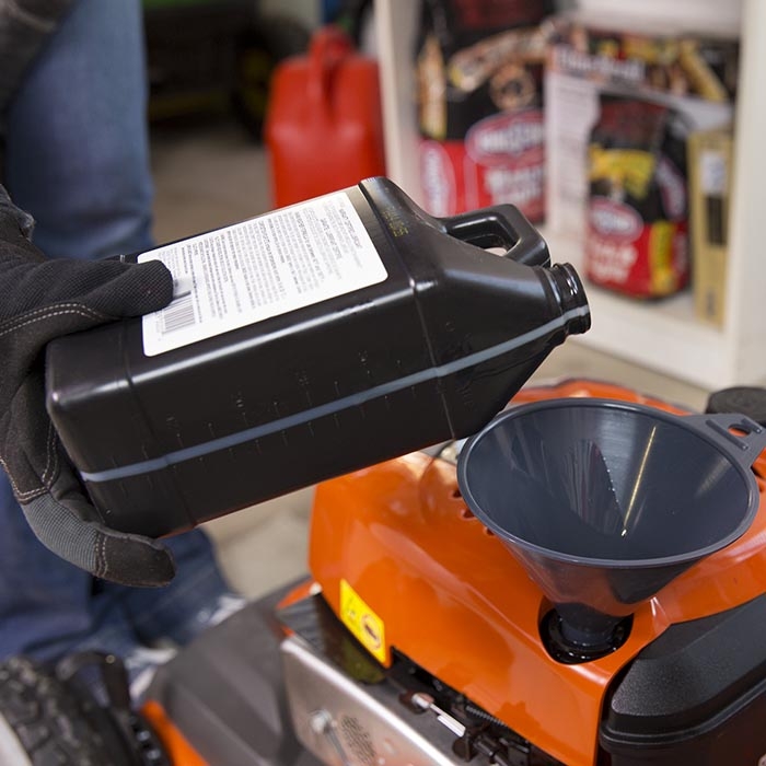 Kenőolajok, motorolajok, adalékok - Kerti gépek karbantartása Kenőolajok, motorolajok, adalékok - Kerti gépek karbantartása