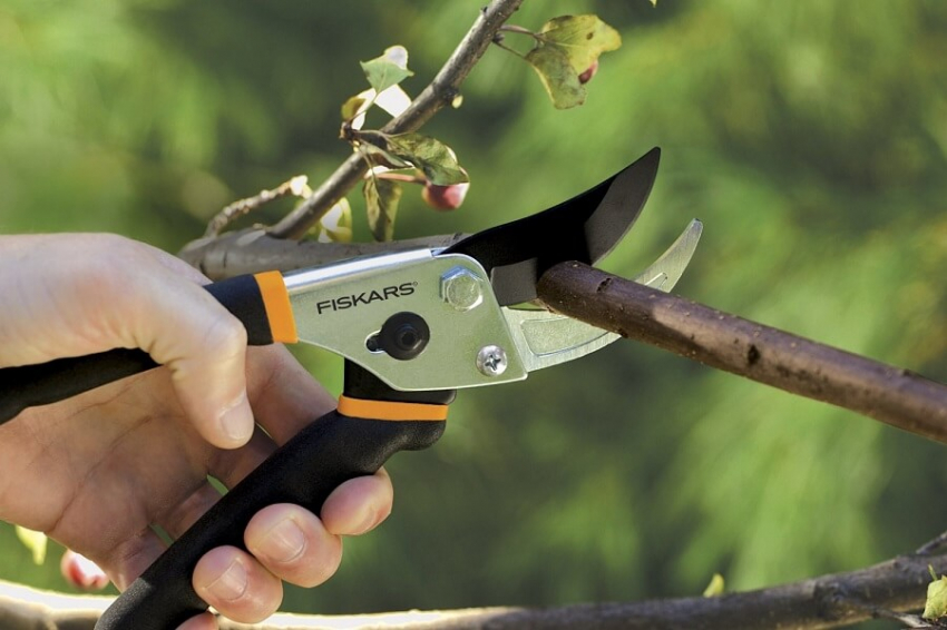 Hasítson a legjobbal! - Fiskars metszőolló Hasítson a legjobbal! - Fiskars metszőolló